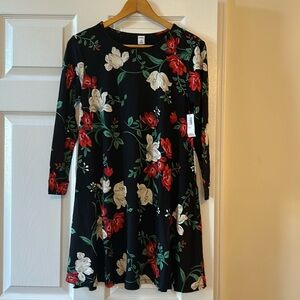 Old Navy swing dress black w/red & white flowers